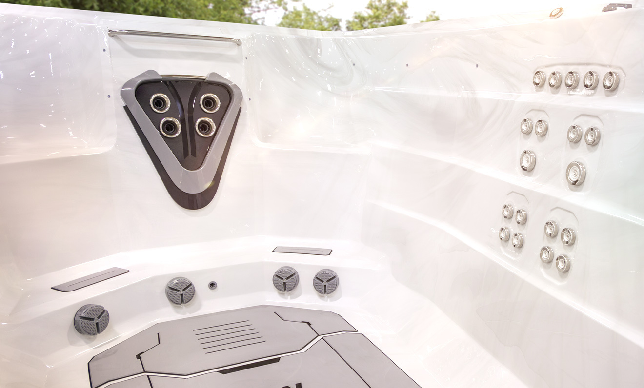 Trainer 19D MAX swim spa